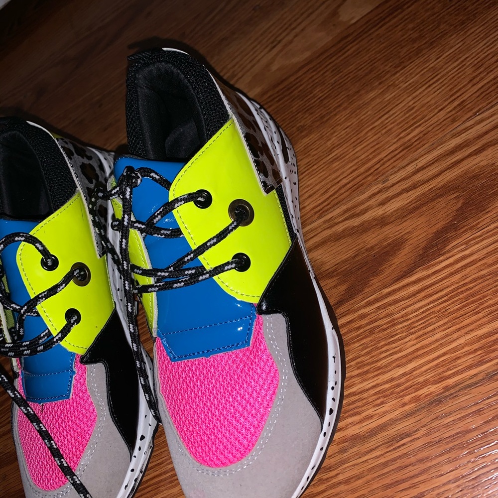 Woman Designer Shoes - Picture 2 of 5